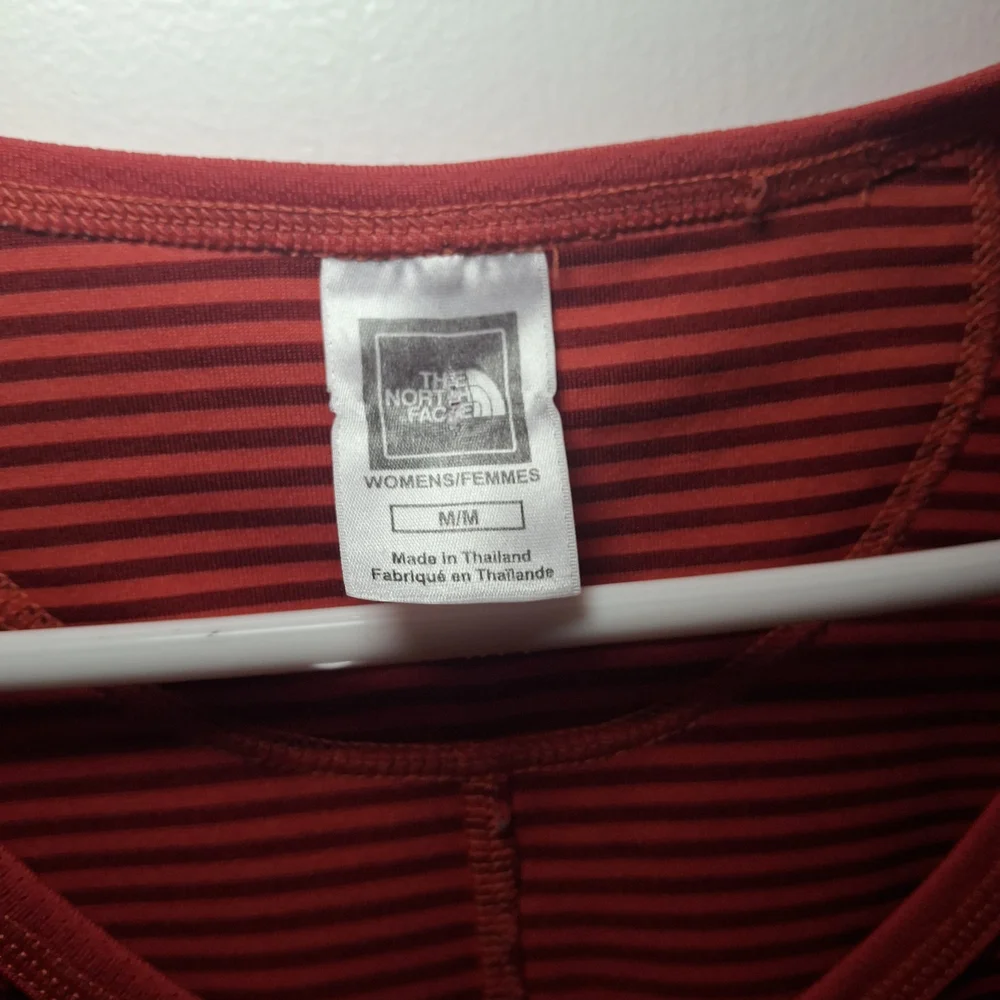 The North Face Women's‎ Red Striped Short Sleeve Tee - Picture 2 of 3